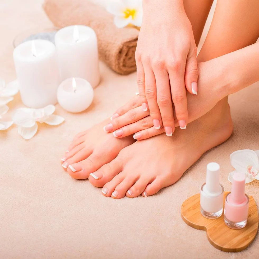 LUXURY FRENCH PEDICURE