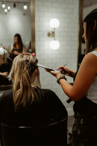 COLORING ROOTS SHORT